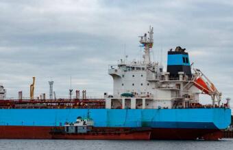 進(jìn)口代理人必須嚴(yán)格遵守《海關(guān)許可申請(qǐng)書》