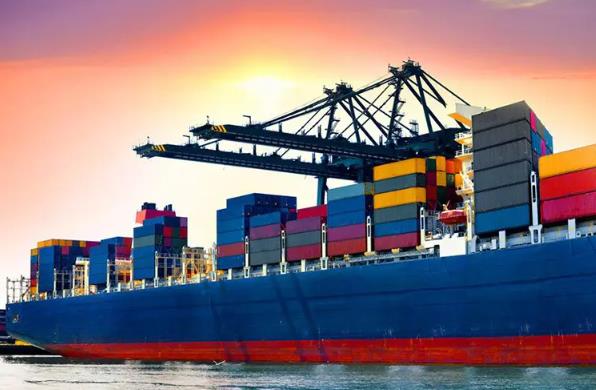 貨代公司通過提供一系列的物流服務(wù)幫助企業(yè)順利完成跨國(guó)貿(mào)易