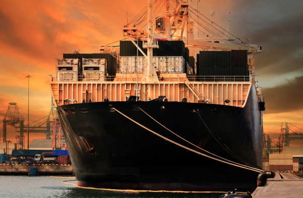 上海貨代公司的發(fā)展歷程、服務(wù)特點(diǎn)以及面臨的挑戰(zhàn)有哪些？