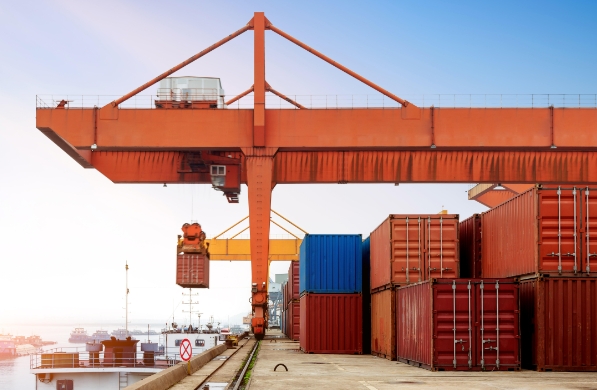 隨著全球化和信息技術(shù)的發(fā)展，貨代行業(yè)也在不斷創(chuàng)新和發(fā)展