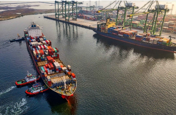 印尼作為東南亞非常大的經(jīng)濟(jì)體之一，物流行業(yè)的發(fā)展一直備受關(guān)注