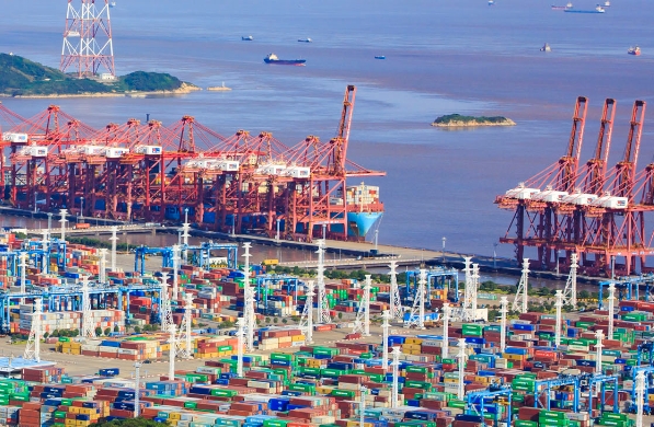 中俄的物流聯(lián)系是兩國經(jīng)濟合作的基礎(chǔ)，也是雙方合作共贏的重要途徑