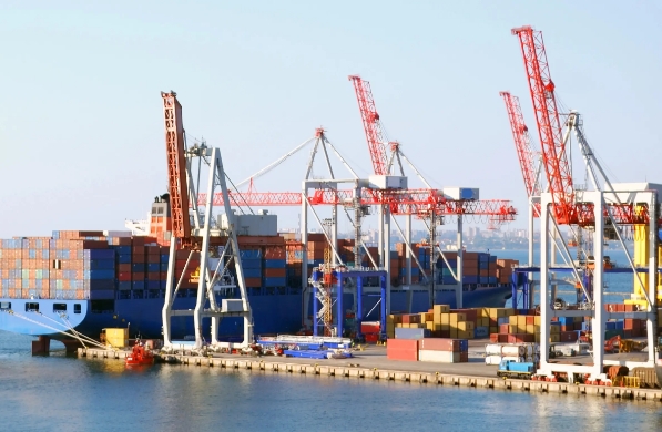 美國是全球大經(jīng)濟(jì)體之一，貨代行業(yè)在繁榮的國際貿(mào)易中扮演重要角色