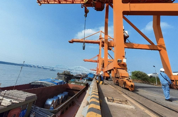 隨著中印貿(mào)易往來的日益頻繁，印度貨代市場逐漸嶄露頭角