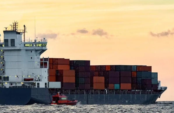 貨運(yùn)代理不僅是物流鏈條中的關(guān)鍵環(huán)節(jié)，更是連接世界貿(mào)易的隱形橋梁