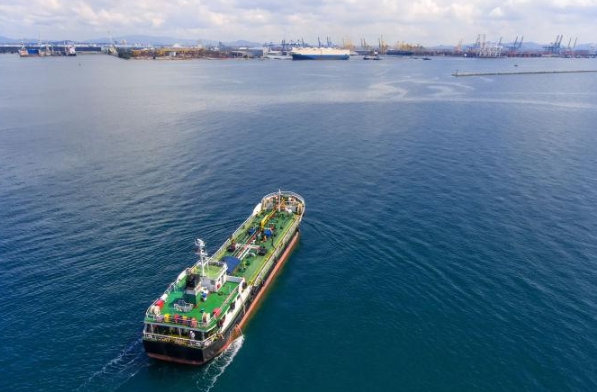 隨著北方航線的逐漸開發(fā)，俄羅斯海運(yùn)正迎來(lái)前所未有的發(fā)展機(jī)遇