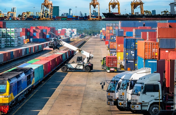 貨代公司如何通過(guò)數(shù)字化與服務(wù)的深度融合，迎接新時(shí)代的浪潮