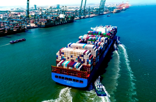 海運(yùn)貨代是國(guó)際貿(mào)易中不可或缺的一環(huán)，其地位正面臨前所未有的變革