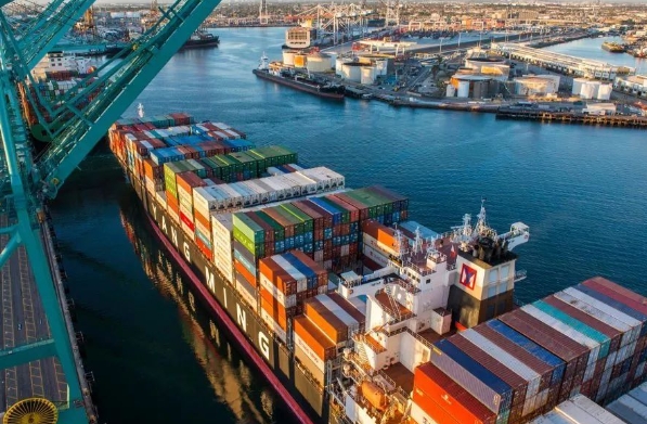 美國貨代是全球物流網(wǎng)絡重要組成部分，在跨國貿(mào)易中發(fā)揮重要作用