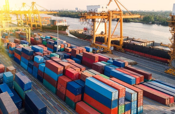 國際貨代行業(yè)如同一座橋梁，連接著世界各地的商品與消費者