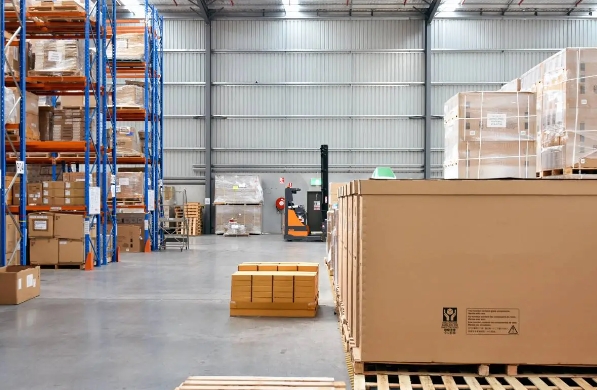 跨國物流正在經(jīng)歷著前所未有的變革，推動著全球供應(yīng)鏈的不斷優(yōu)化