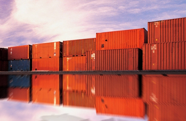 隨著科技的飛速發(fā)展， 跨國物流正經(jīng)歷著前所未有的變革