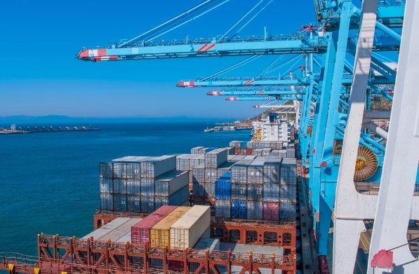 歐洲貨代公司正站在新的歷史起點(diǎn)上，面臨著前所未有的機(jī)遇與挑戰(zhàn)