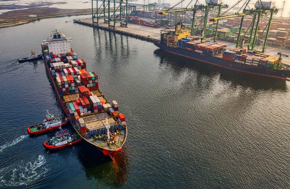 隨著全球貿(mào)易的深入發(fā)展，國(guó)際貨代行業(yè)正迎來(lái)前所未有的發(fā)展機(jī)遇