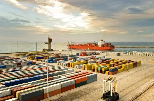 貨代公司是連接生產(chǎn)與消費(fèi)的橋梁，更是推動(dòng)國(guó)際貿(mào)易運(yùn)轉(zhuǎn)的幕后英雄