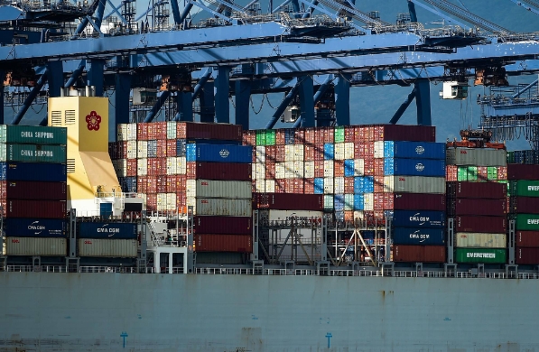 上海貨運(yùn)代理不斷探索新服務(wù)模式和技術(shù)應(yīng)用，以實(shí)現(xiàn)服務(wù)質(zhì)量的飛躍