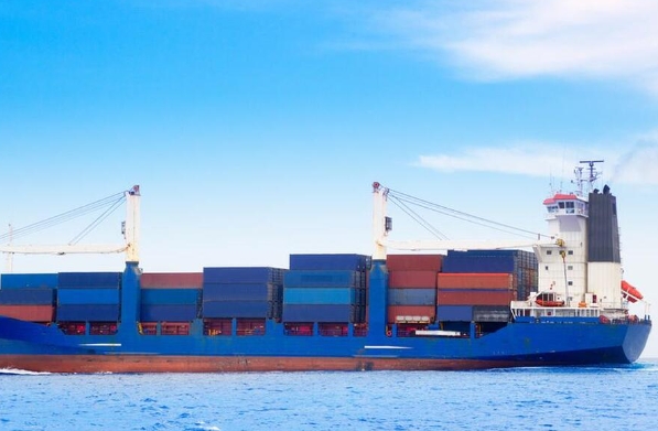 貨代行業(yè)作為連接生產(chǎn)與消費(fèi)的紐帶，其重要性不言而喻