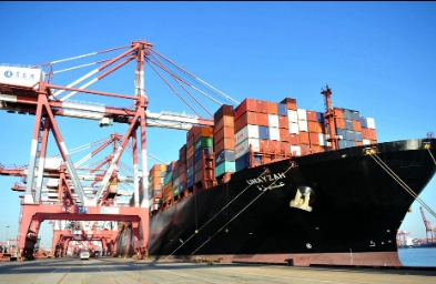 國(guó)際海運(yùn)在歷史的長(zhǎng)河中不斷前行，見(jiàn)證著人類文明的進(jìn)步與變遷