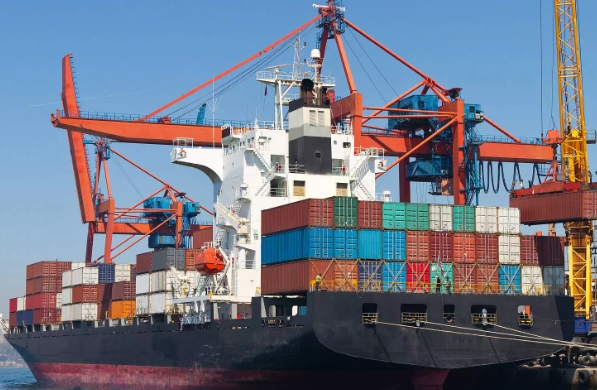 國際貨運(yùn)作為連接各國經(jīng)濟(jì)與市場(chǎng)的橋梁，扮演著至關(guān)重要的角色