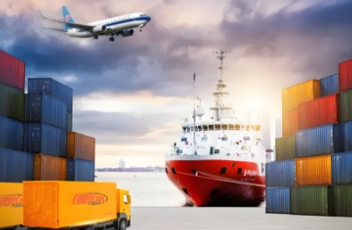 國際貨運代理不僅簡化了復(fù)雜的物流流程，還加速了全球貿(mào)易的步伐